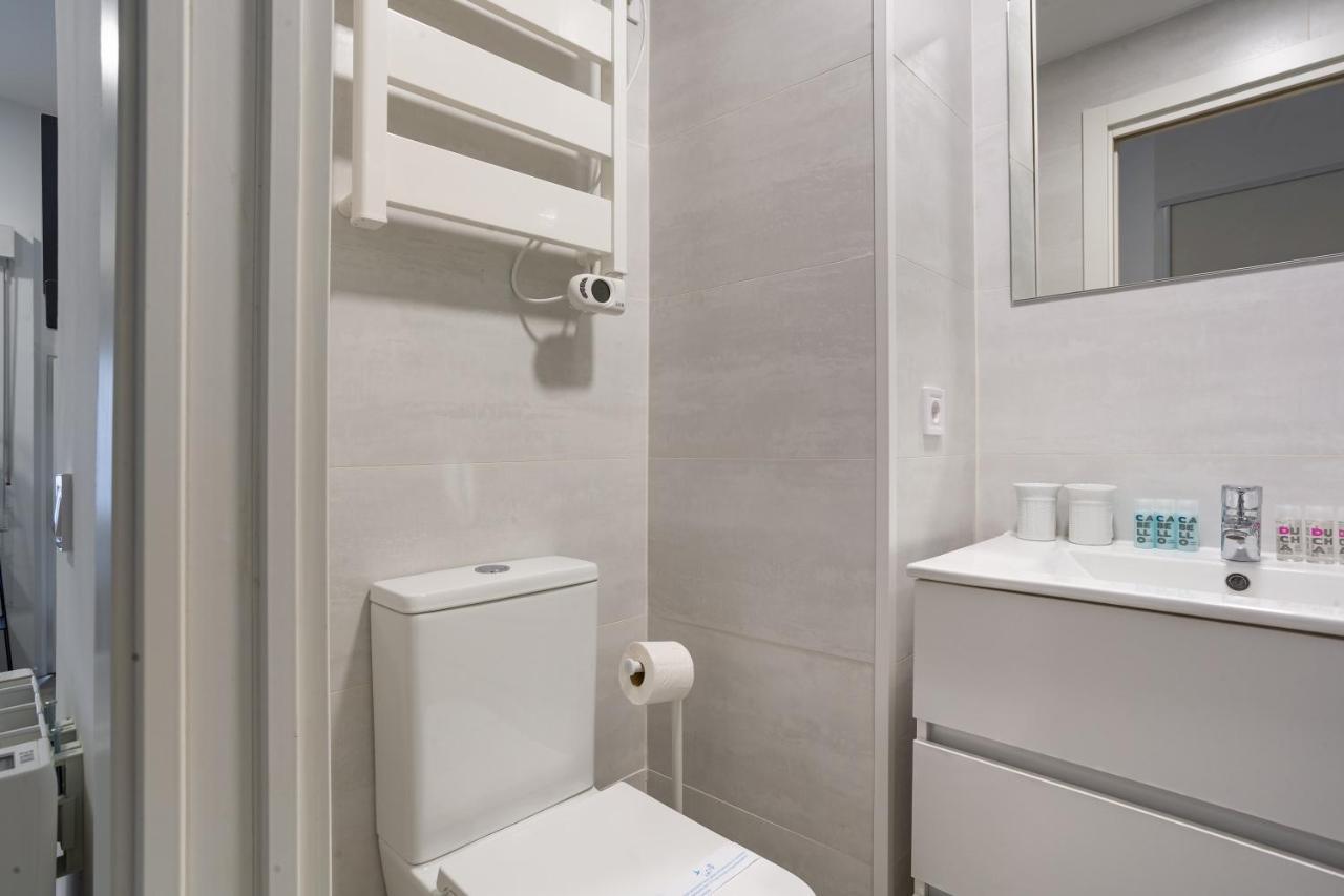 1 Bedroom 1 Bathroom Furnished - Av De America - Studio - Mintystay Madrid Exterior foto